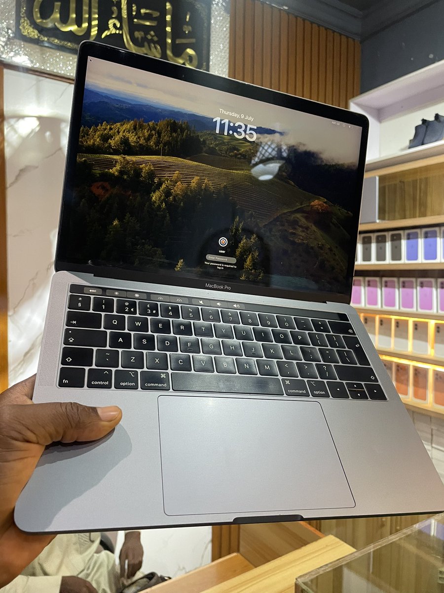 yaro2k's tweet photo. MacBook Pro (13-inch 2019)
Display: 13.3-inch screen size
Four Thunderbolt 5 ports
Quad-Core Intel Core i5
Storage: SSD 256GB
Installed RAM: 16GB RAM
Excellent battery 🔋 
Backlit keyboard ⌨️
Touch Bar
Price: DM🙏🏿 https://t.co/M0em2Ktqud