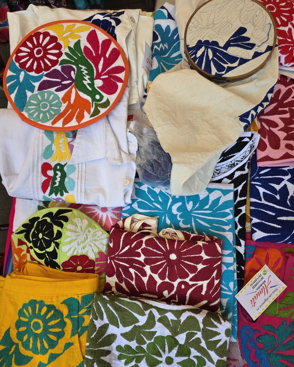 MNCP_DGCP's tweet photo. Continúa la Feria Artesanal Na'aru': Hecho por nuestras manos

Recorre los módulos de artesanas y artesanos que comparten su trabajo, técnicas y tradiciones. 

La jornada incluye taller de bordado (13 h), pasarela de textiles (15 h) y concierto con AuiKal (17 h).
🎟️ Entrada libre https://t.co/HdSBTfUabk