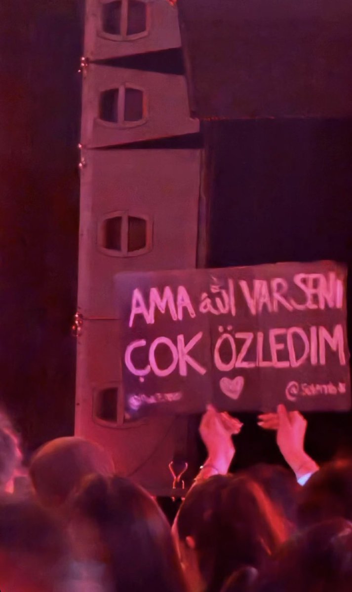callmediannn's tweet photo. Ama الله var seni çok özledim https://t.co/ETIDBBIb5x