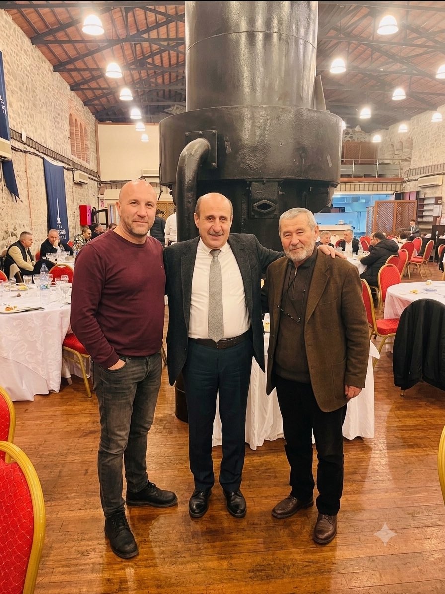 UmitNlbntoglu's tweet photo. Devrimci 78'liler Federasyonu Başkanı usta şair Ahmet Telli ‘nin vefatını derin bir üzüntüyle öğrendim. Şiirleri ve onurlu duruşuyla her zaman belleklerimizde yaşayacak. Devrimci 78’liler Federasyonu camiasının, Edebiyat dünyasının ve tüm sevenlerinin başı sağ olsun. @AhmetTelli78