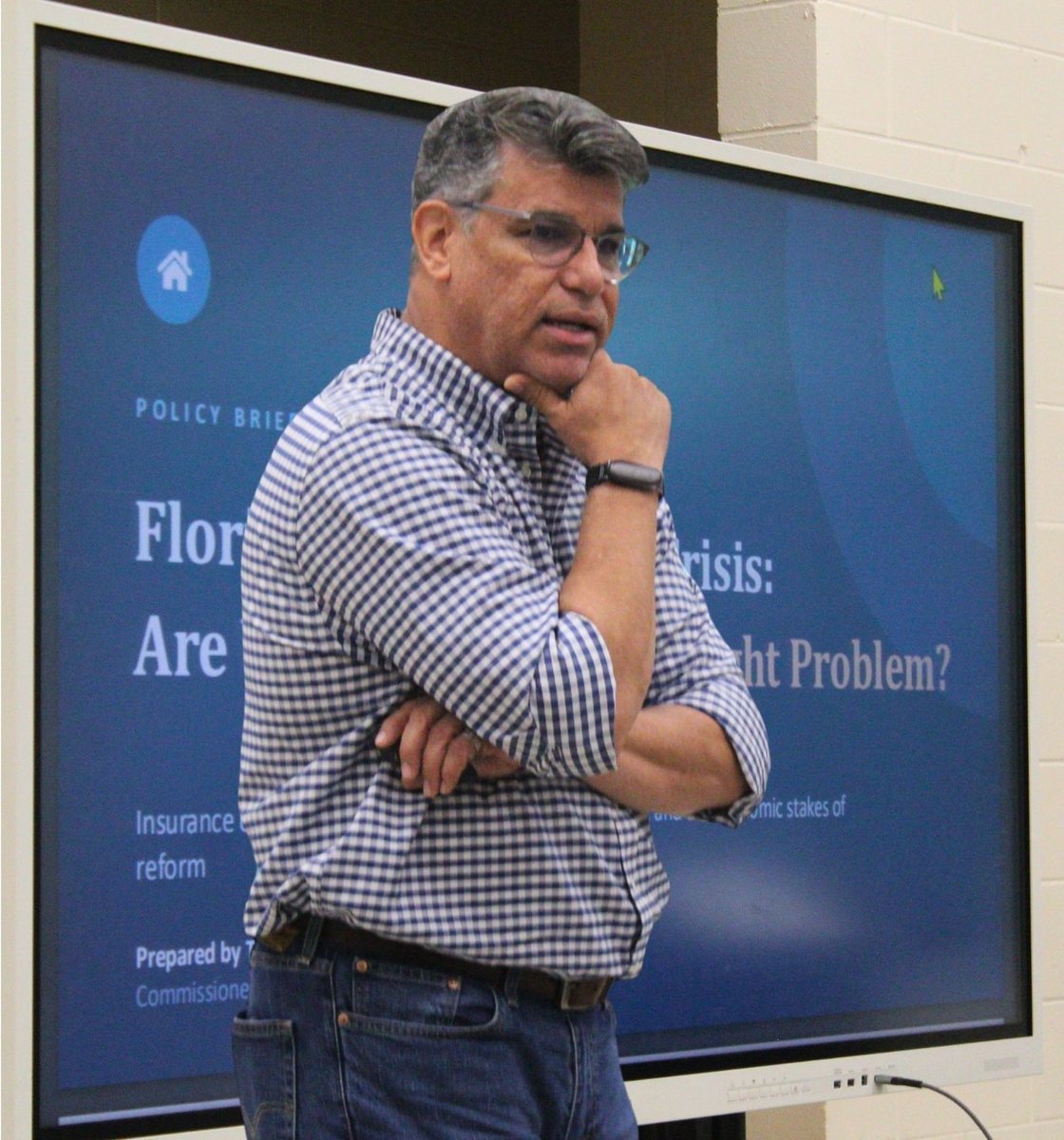 OrlDistrict2's tweet photo. Open conversations with residents help build a more informed and engaged community.

During our District 2 meeting, I discussed Florida’s affordability challenges, answered questions, and connected with residents on the issues that matter most. https://t.co/klYNl6M7xz