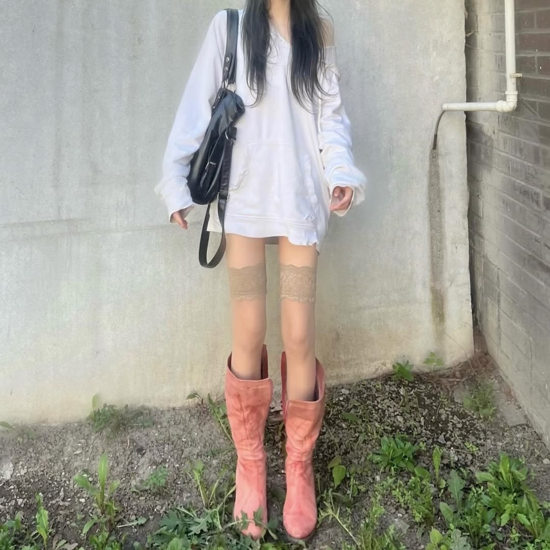 L1ttleD0v3's tweet photo. oversized shirts and hoodies as dresses without looking like a pervy flashing freak https://t.co/p4YRU9V8wZ