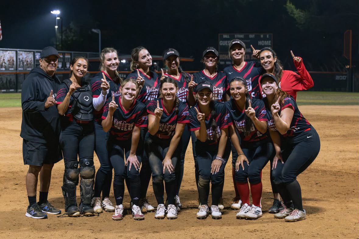DungeyKaylee's tweet photo. Grateful for the opportunity to compete in the Golden Bay Collegiate League this summer. Proud of my team for finishing the season as league champions! So thankful for this experience and all of my coaches and teammates. @BayCollegiate @ACLcollegiate https://t.co/R8zUHbx8wd