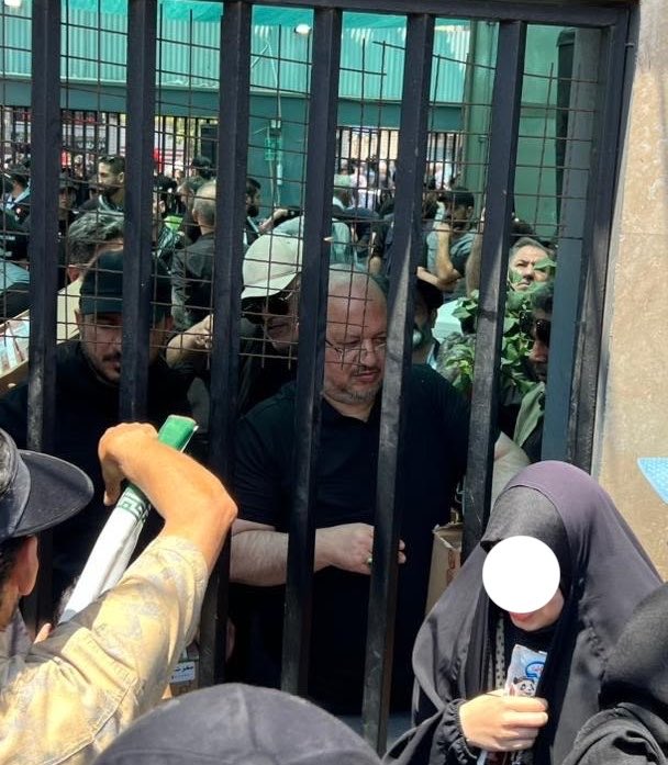 dakalpress1's tweet photo. هیچ کرسی‌ای فراتر از قانون نیست، آقای شریعتمداری

اگر عزل #شریعتمداری از نظر حقوقی قطعی شده است، ادامه حضور او در جایگاه مدیرعامل و استفاده رسانه‌ای از نام و مراسم «امام شهید» برای حفظ موقعیت مدیریتی، با روح قانون‌مداری سازگار نیست. 
هیچ کرسی‌ای آن‌قدر ارزش ندارد که حرمت قانون و سرمایه معنوی مردم هزینه آن شود.