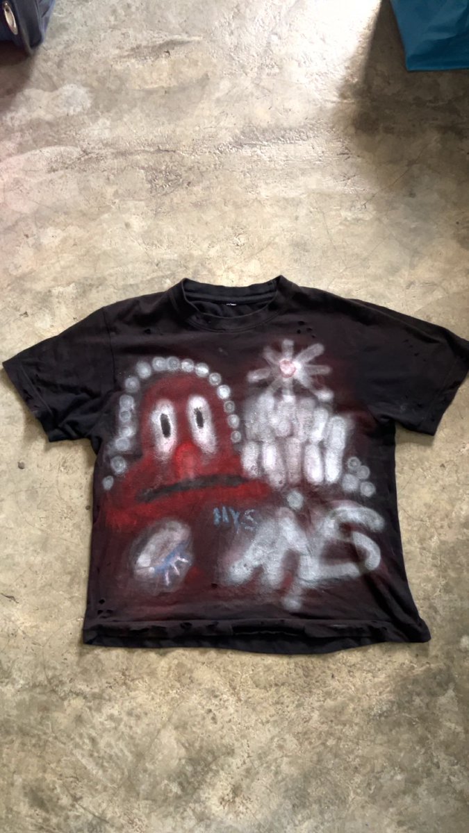 mr_6ways__'s tweet photo. Spray Painted tee I made
fw it? https://t.co/DN8Jvq575J