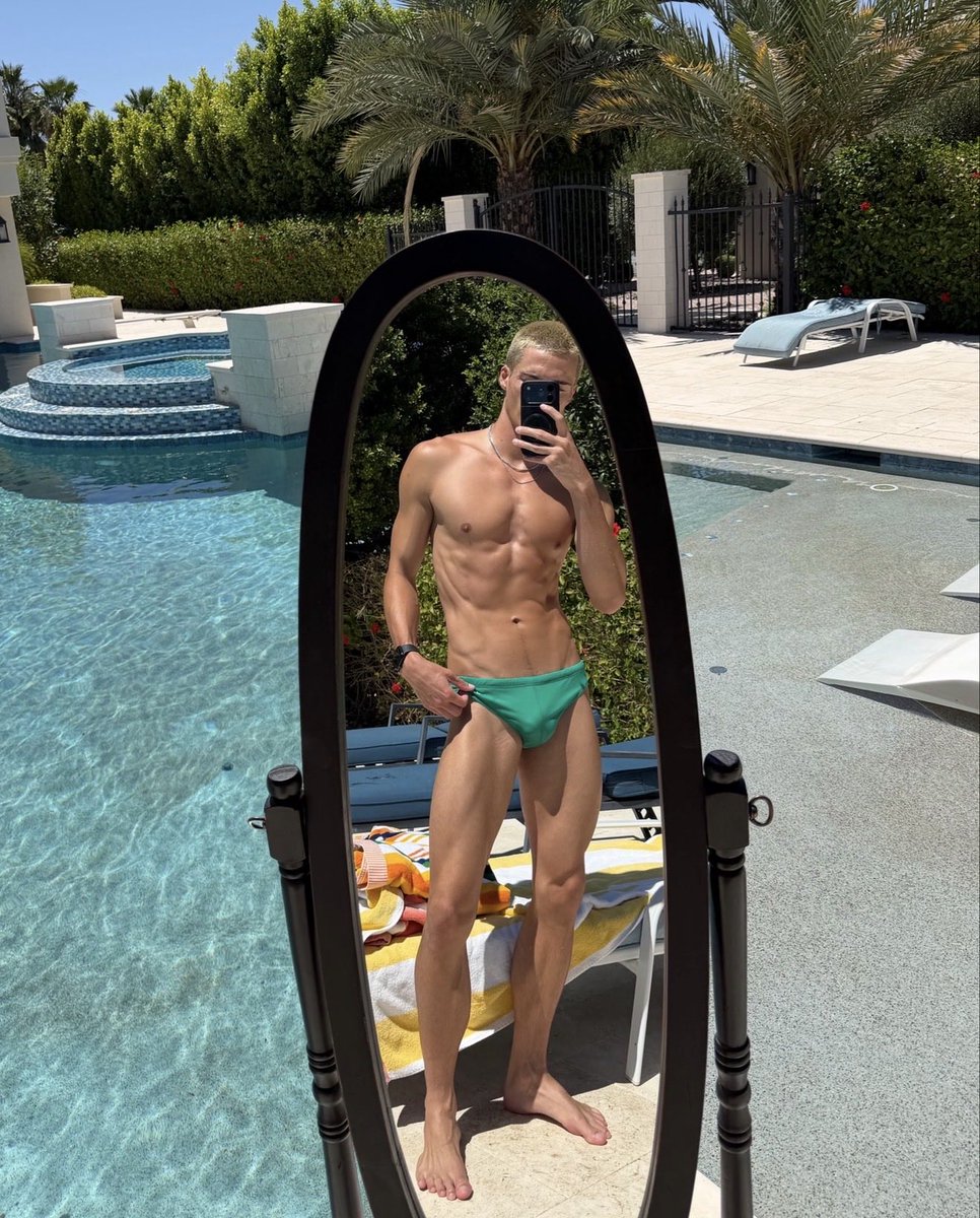 leav_06's tweet photo. new swimwear. do u like it? #abs #speedo #beach #gay #summer #bulge #slip #pool https://t.co/zpktu9jyIM