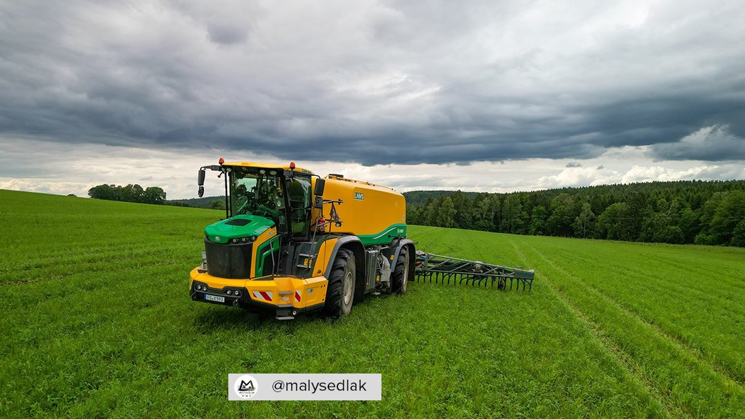 OxboCorp's tweet photo. Feature Friday with @ malysedlak (IG)

Bee 🐝🫶✌️
.
.
.
#oxboisag #farming #fypシ #field #germany https://t.co/HpugrweDG0