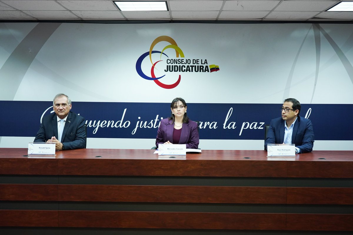 CNTinforma's tweet photo. Este 10 de julio, @CNT_EC y @CJudicaturaEc presentaron el proyecto "Google Workspace Enterprise Plus", enfocado en fortalecer la plataforma tecnológica de la Función Judicial.
Este es otro paso en nuestra misión de llevar adelante la transformación digital del 🇪🇨. https://t.co/TNEhfkOuW9