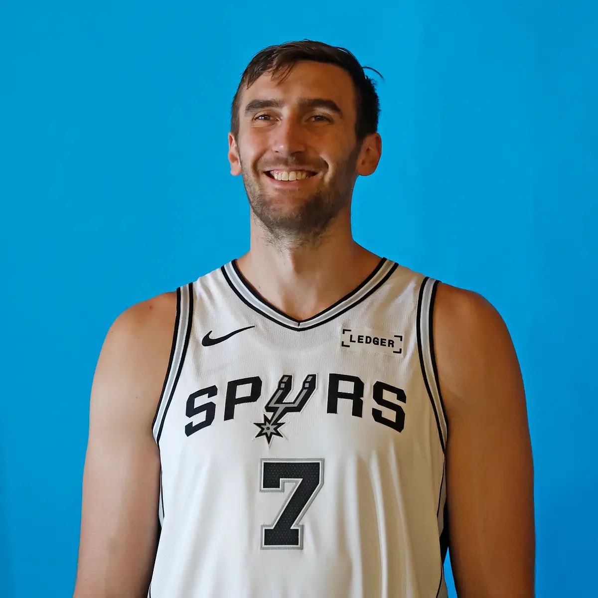 LegionHoops's tweet photo. Luke Kornet’s new blog post includes a voice memo note recruiting LeBron to the Spurs. This is incredible. 😭

(h/t @dylangonzalez21) https://t.co/IuL84a85uk