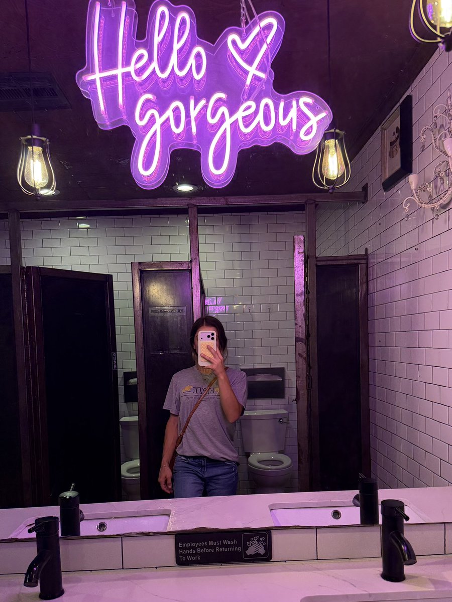 Cameroncountry's tweet photo. Cute bathroom ✨ https://t.co/DVP6m2TwD0