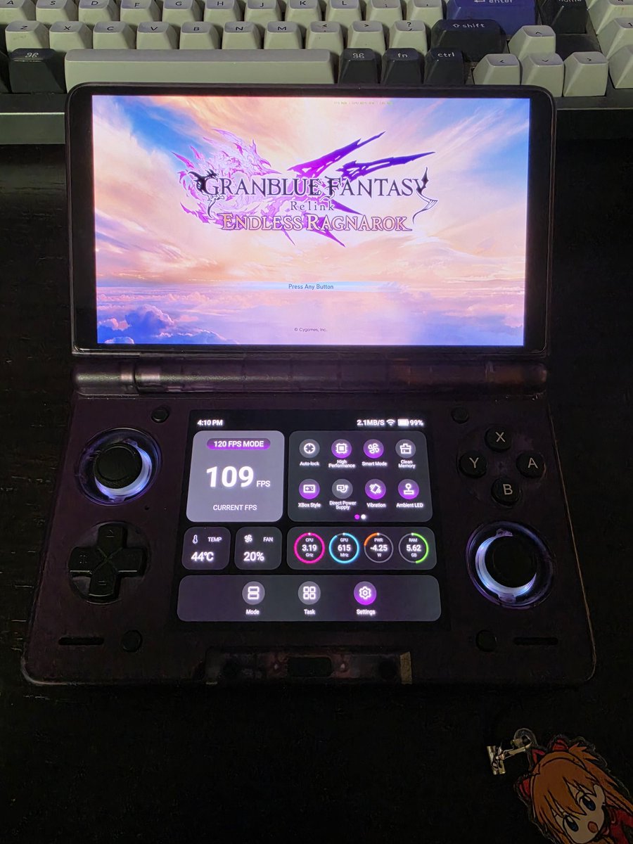 MentholWorks's tweet photo. Big fan of this on the AYN Thor. Never played Granblue before but it's very fun so far https://t.co/90XMe3xHM9