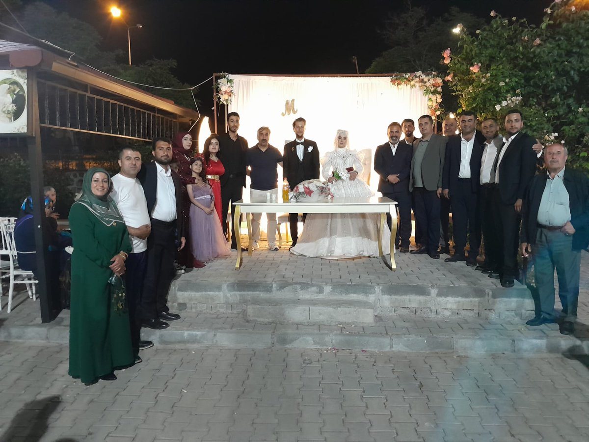 avkadirkstekci's tweet photo. 📍 Adilcevaz
Yeğenlerim Muhammed Köstekçi ve Ayşe Nur Eldem'in düğün törenlerini gerçekleştirdik.
Genç çiftimizi ve her iki ailemizi tebrik ediyor,kendilerine ömür boyu mutluluklar diliyorum.
Rabbim,yüzlerini güldürsün,hayırlı uğurlu etsin inşallah.
En kötü günümüz böyle olsun. https://t.co/WQWdlCYBRh