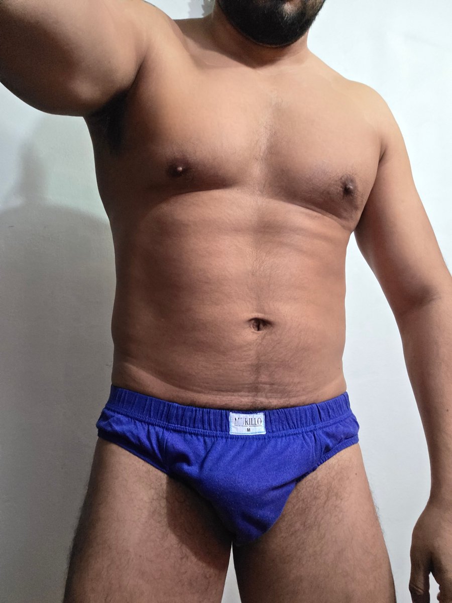 cometrusa's tweet photo. Esta foto se contesta co. Una trusa azul 🩲💙 
Hoy una trusa Murillo azul del mercado 😈🩲
#trusa #cueca #slip #calzoncillo #brief https://t.co/dfEfNoMzmO