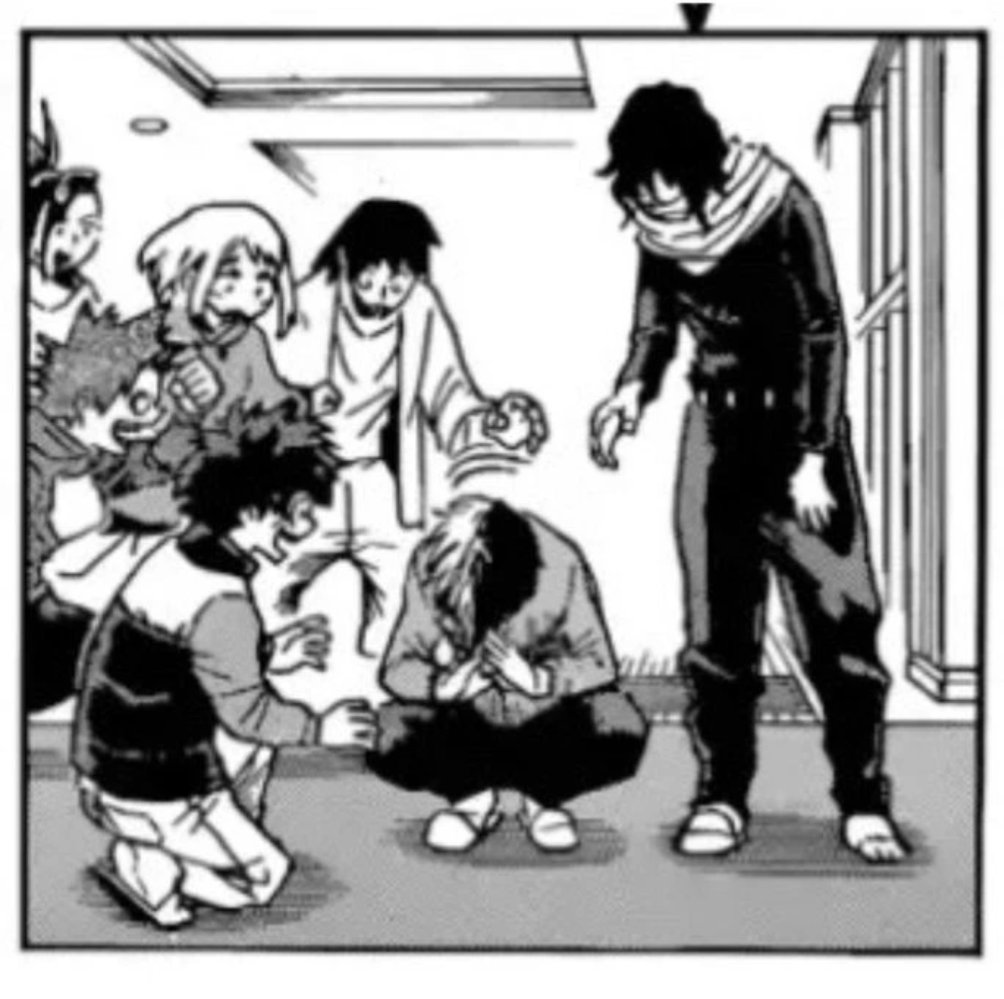 Mangaic2's tweet photo. Just wanna point out that Aizawa ran so fast to see if Todoroki was ok that he forgot to put his left slipper on 🥹 https://t.co/g8j1EXPGRF