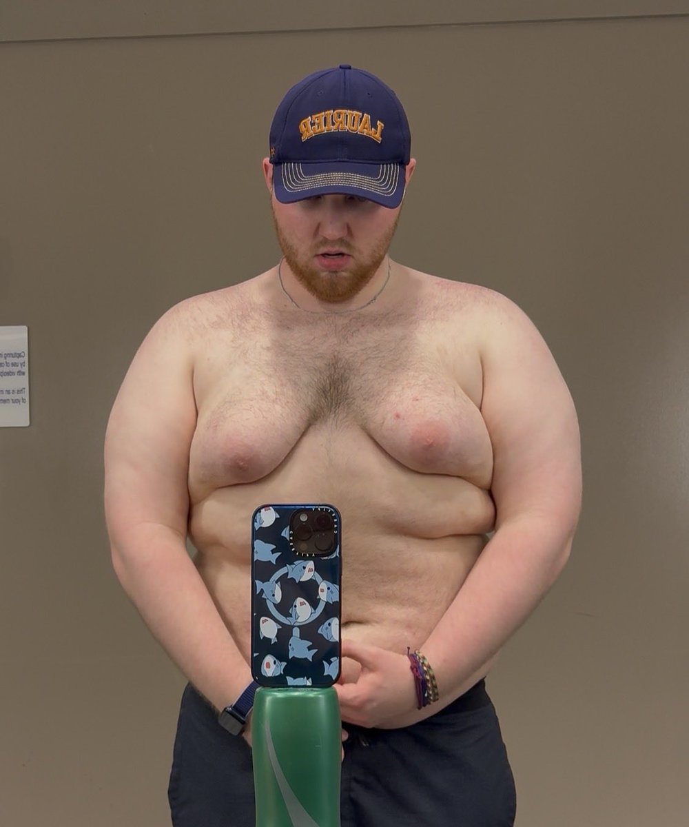 willzonyx's tweet photo. got wet after the gym today (it rained)

#gym #gaygym #beefy #lifting #gymbro #gay #mlm #upperday https://t.co/542ONVbjB0
