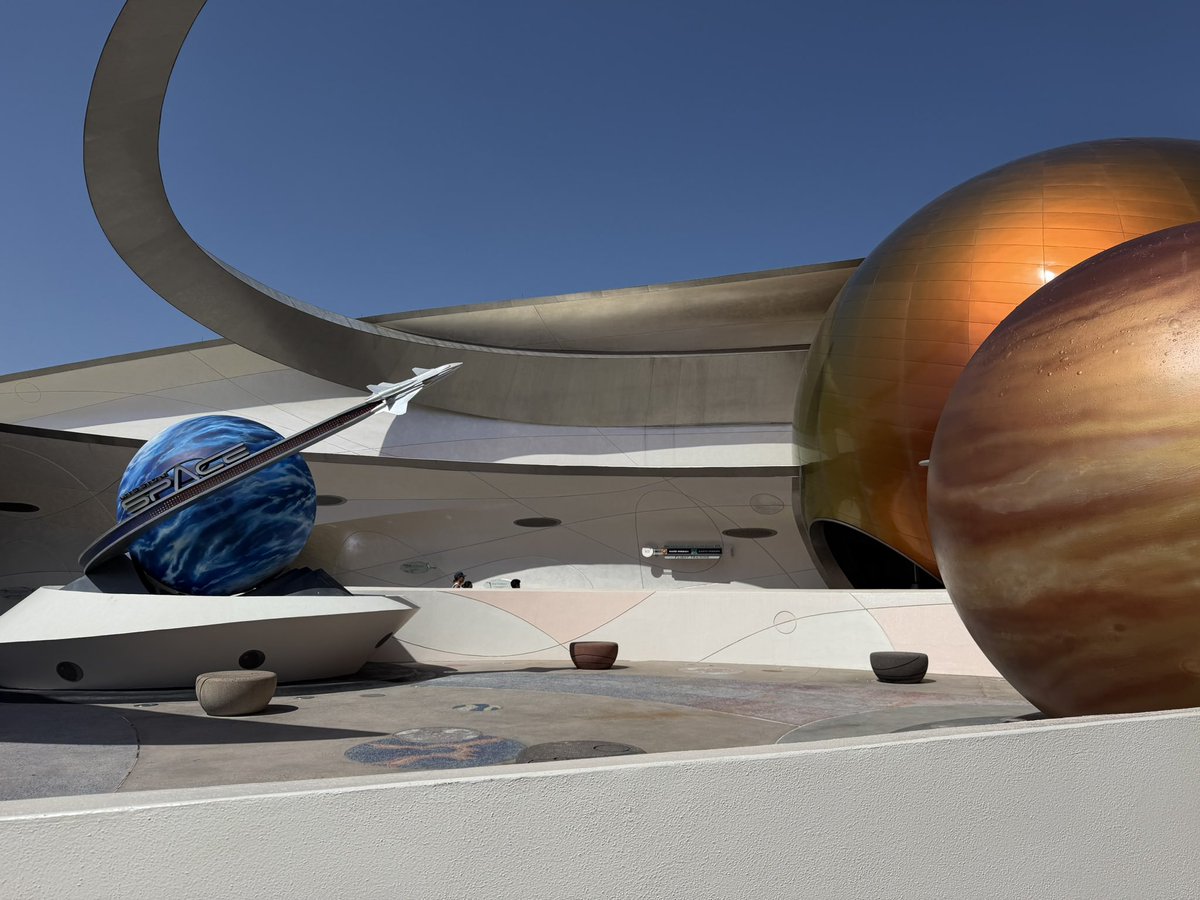 CoasterK24's tweet photo. The space themed attraction at Walt Disney World that actually needs the retrack/revamp https://t.co/w1UQUMzkhB
