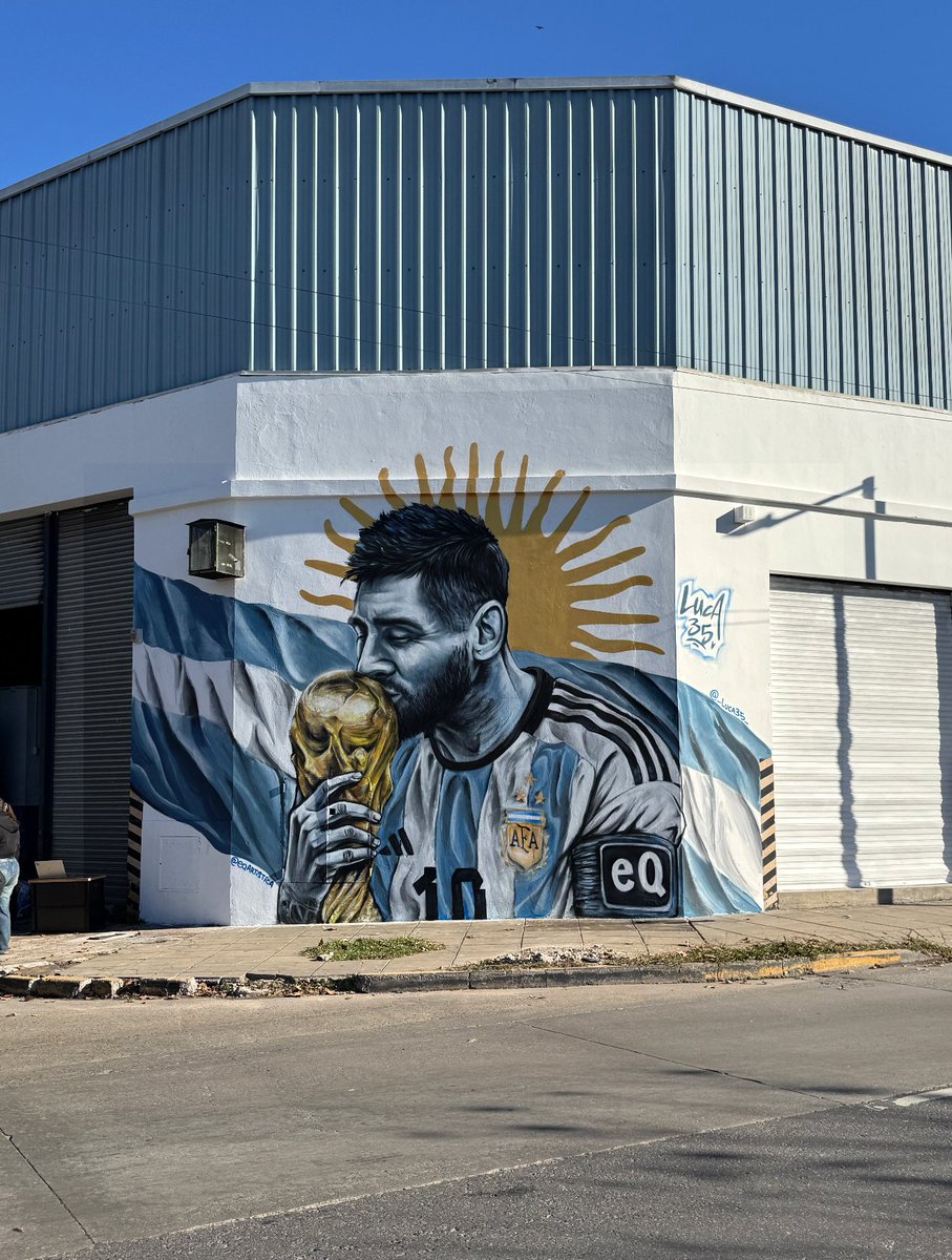 luca35_'s tweet photo. ⚽🎨 Nuevo mural de Lionel Messi.
Tuve el placer de realizar esta obra para la marca EQ 
en Ciudadela, Buenos Aires.

#Messi #LionelMessi #Mural #StreetArt #ArteUrbano #Ciudadela #luca35 #Argentina https://t.co/ZjdB8bfVPq