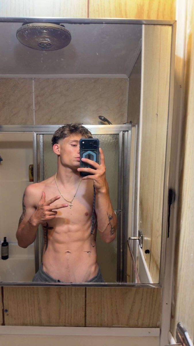 LeviwildDaddy's tweet photo. Submission is the ultimate example of freedom

Freedom of choice freedom of regret let me think for you let me command you 

Let me own you https://t.co/DKSu32I8la
