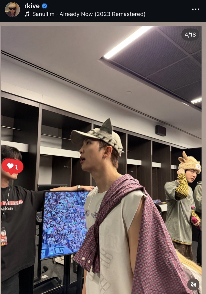 knj_brasil's tweet photo. 📷 | #RM atualizou seu feed com um novo dump de fotos.

“É a autobahn das emoções.”
🎵 Sanullim – Already Now (2023 Remastered)

ℹ️  Como “Autobahn” é a famosa autoestrada alemã conhecida por longos trechos de alta velocidade, a frase é uma metáfora. Em português, ela pode ser interpretada como: “É uma via expressa de emoções.”