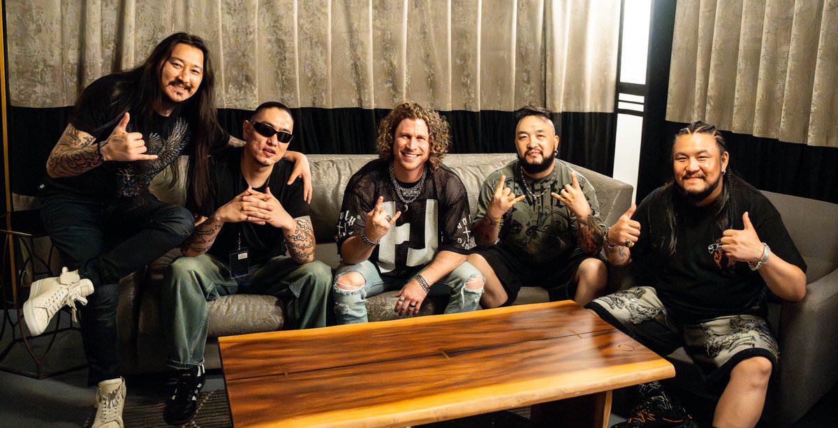 TheHuOfficial's tweet photo. From our show featuring special guest @Jonnyhawkins  from @nothingmorerock! Have you heard our song Lost Soul featuring Jonny? https://t.co/Su2Y9XKExw