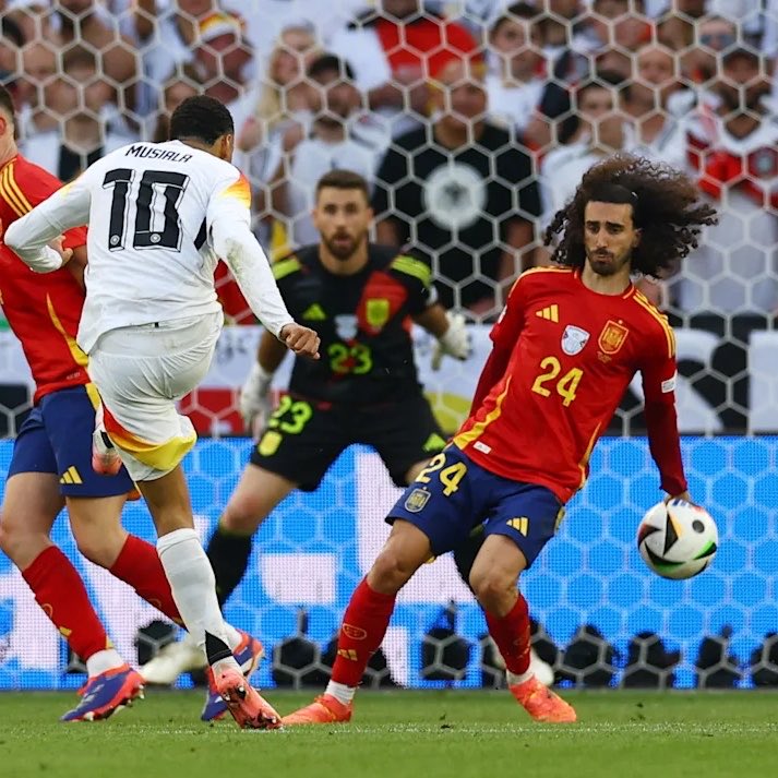 MusialaEra's tweet photo. Spain and unpunished handballs 

A match made in heaven https://t.co/8rcrI21IpX