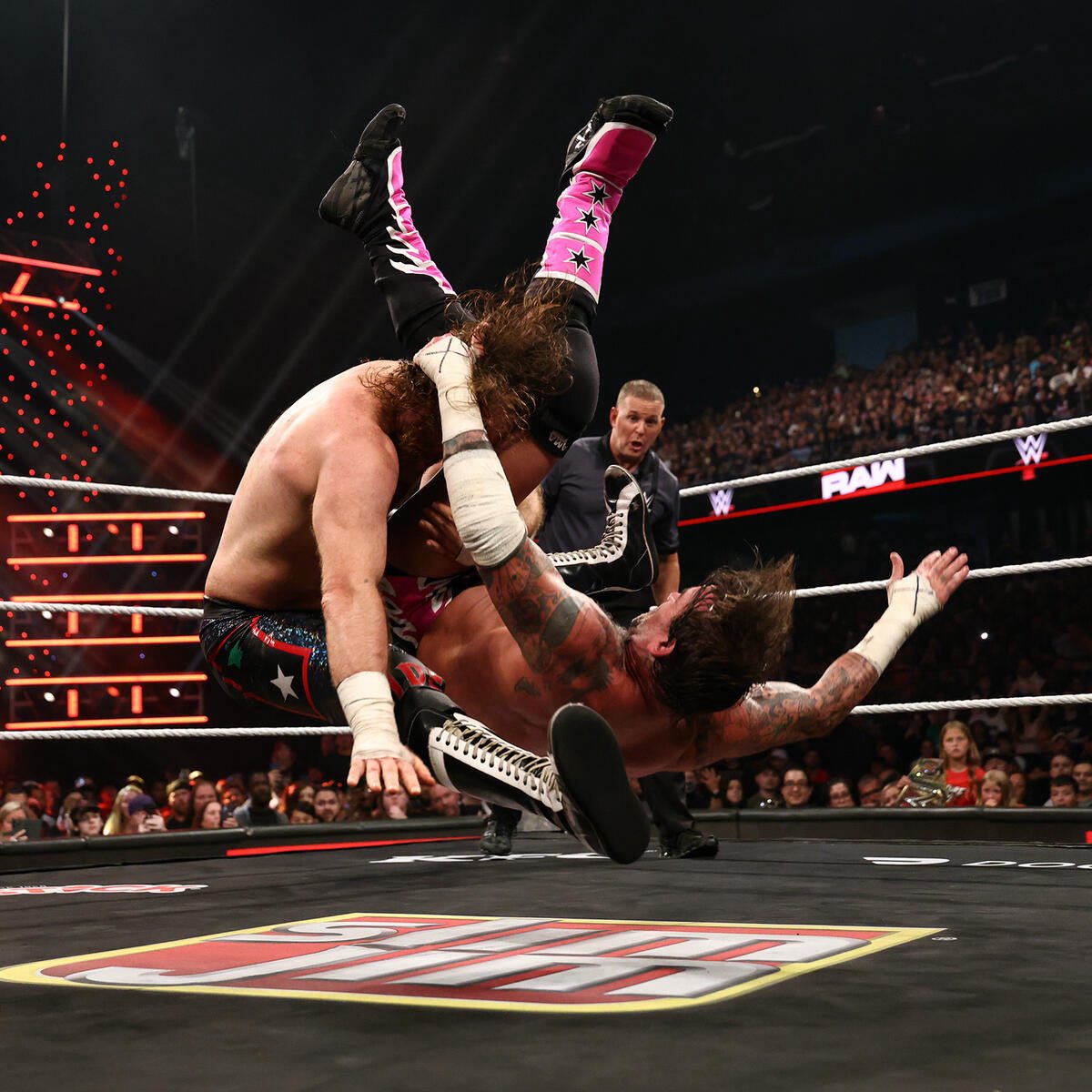 OnClobberTime's tweet photo. And no matter how skilled he might be. He has never surpassed me nor surpassed my level, and I have demonstrated that. Regardless of how often he brought me down. Regardless of the strength of his blows. I was completely prepared for anything. https://t.co/mMhKvZSMae