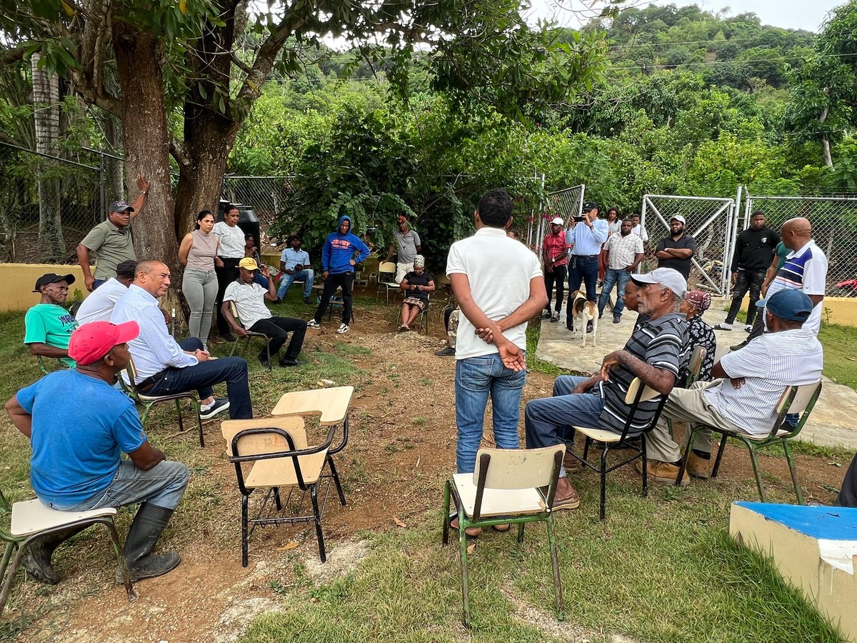 SenatorialSeibo's tweet photo. El objetivo central de la visita fue escuchar de primera mano las inquietudes de los residentes, especialmente en relación con la problemática del agua, una necesidad vital para estas laboriosas y productivas comunidades.
#OficinaSenatorialElSeibo #ElSeibo https://t.co/iBKozEvCPb