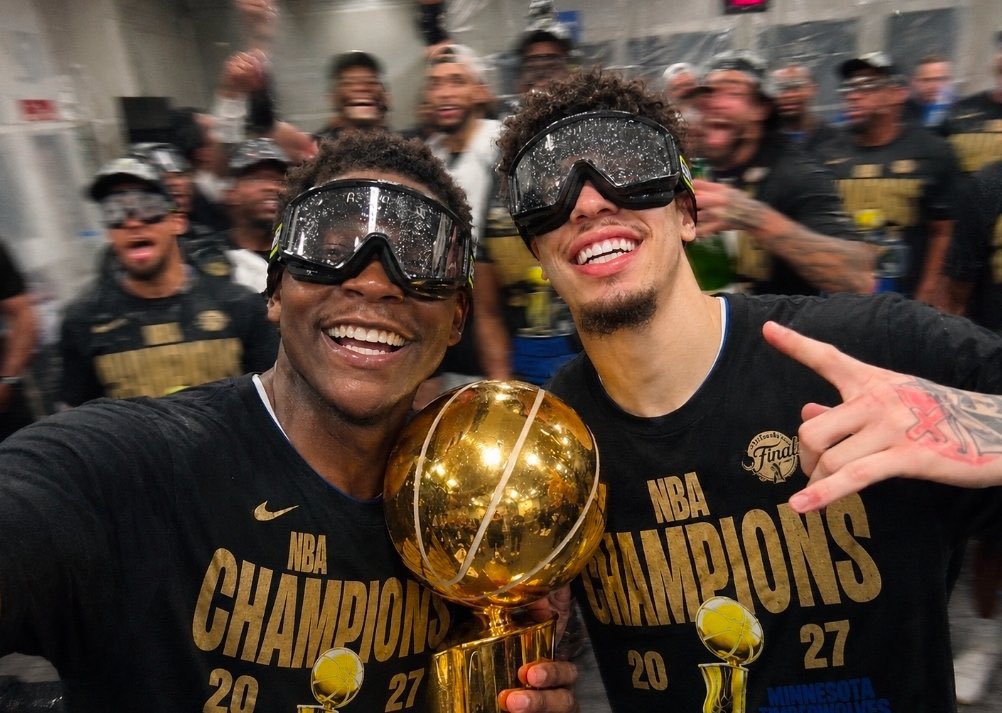 MVPLaMelo's tweet photo. @Timberwolves @NBA It’s uppp 🕺🛸💕 https://t.co/cXAGH7wYuV