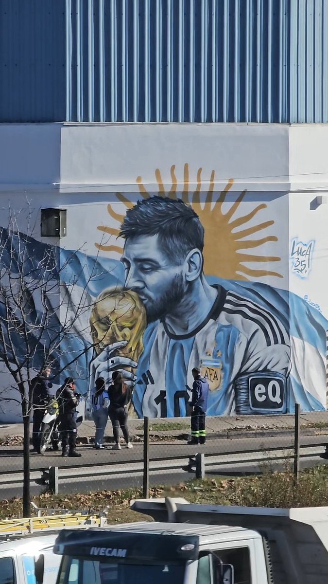 luca35_'s tweet photo. Mural de Messi 
en colectora oeste sur y 9 de julio Ciudadela 📍
 #luca35 https://t.co/2jVRXBHHGP