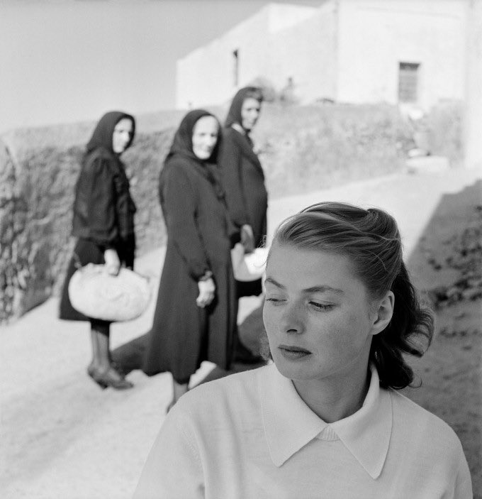 oldhllywoods's tweet photo. ingrid bergman photographed by gordon parks in sicily, 1949 https://t.co/K6sbLSzhSK