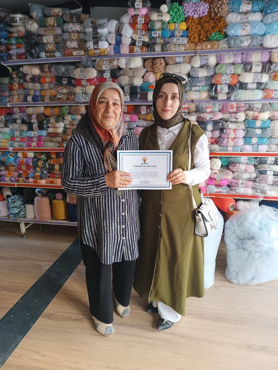 PartiZara's tweet photo. AkPartiKurucuBaşkanımızDilek Dönmez ablamızıkurucu mahalle başkanımız Raziye Kuldemir ablamızı
Kurucu yönetim kuruluüyemizMevlüde Sarıçiçek ablamızıyıllardır Partimizin Sekreterliğini yapan Adem Özelabimizi ziyaretederek Reisimizin iletmiş olduğu teşekkür belgelerini takdim ettik https://t.co/kNXilUFtm7