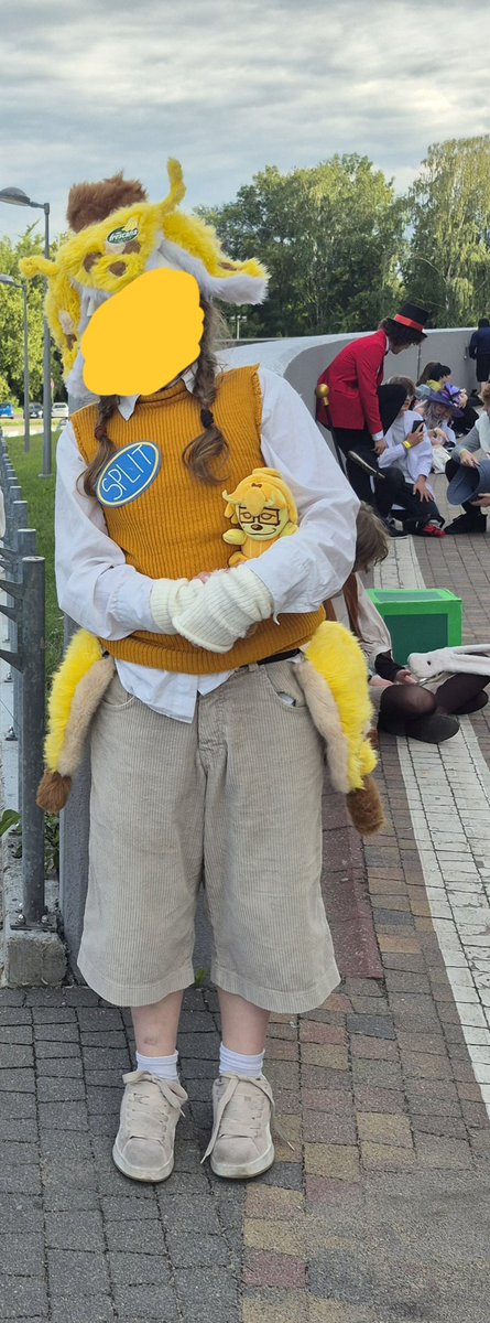 Lajdakowoarts's tweet photo. And my sisters split cosplay! 

#Regretevator #splitregretevator https://t.co/SBqz5Ce8AJ
