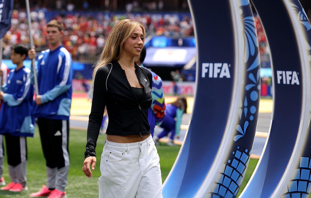 TateMcRaeCrave's tweet photo. Tate McRae arrives at the FIFA World Cup quarter-final between Spain and Belgium. https://t.co/49gRUTpch5