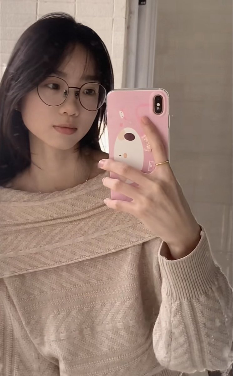 blackdeath2004's tweet photo. 别一天天叫姐姐，有本事让姐姐叫啊。#女大 #处女  #反差 #线下 https://t.co/lWTW4MqCj1