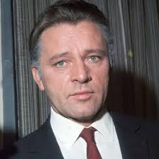 KeithNHumphreys's tweet photo. Christopher Nolan is turning into Richard Burton. https://t.co/emWqm6ktzJ