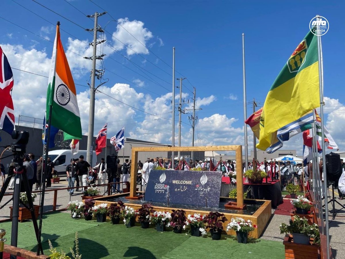 MTACanada's tweet photo. The guests of the Promised Messiah (as) have arrived at the 48th Jalsa Salana Canada.
🔗 https://t.co/27WhmcYygz
#JalsaCanada #JS2026 #JalsaSalanaCanada #MTACanada @JalsaConnect https://t.co/QwkguHJOF9