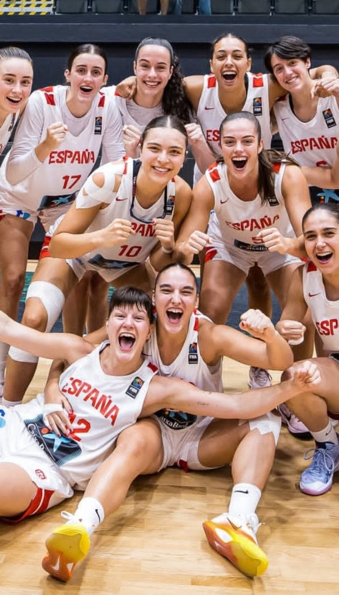 Celtabaloncesto's tweet photo. Paula Salinas y la selección española U20 acceden a semifinales del Eurobasket. 

Mañana lucharán ante Francia por el pase a la final del torneo. 🔥

📸: @EuroBasketWomen https://t.co/Rmi6Rq62b3
