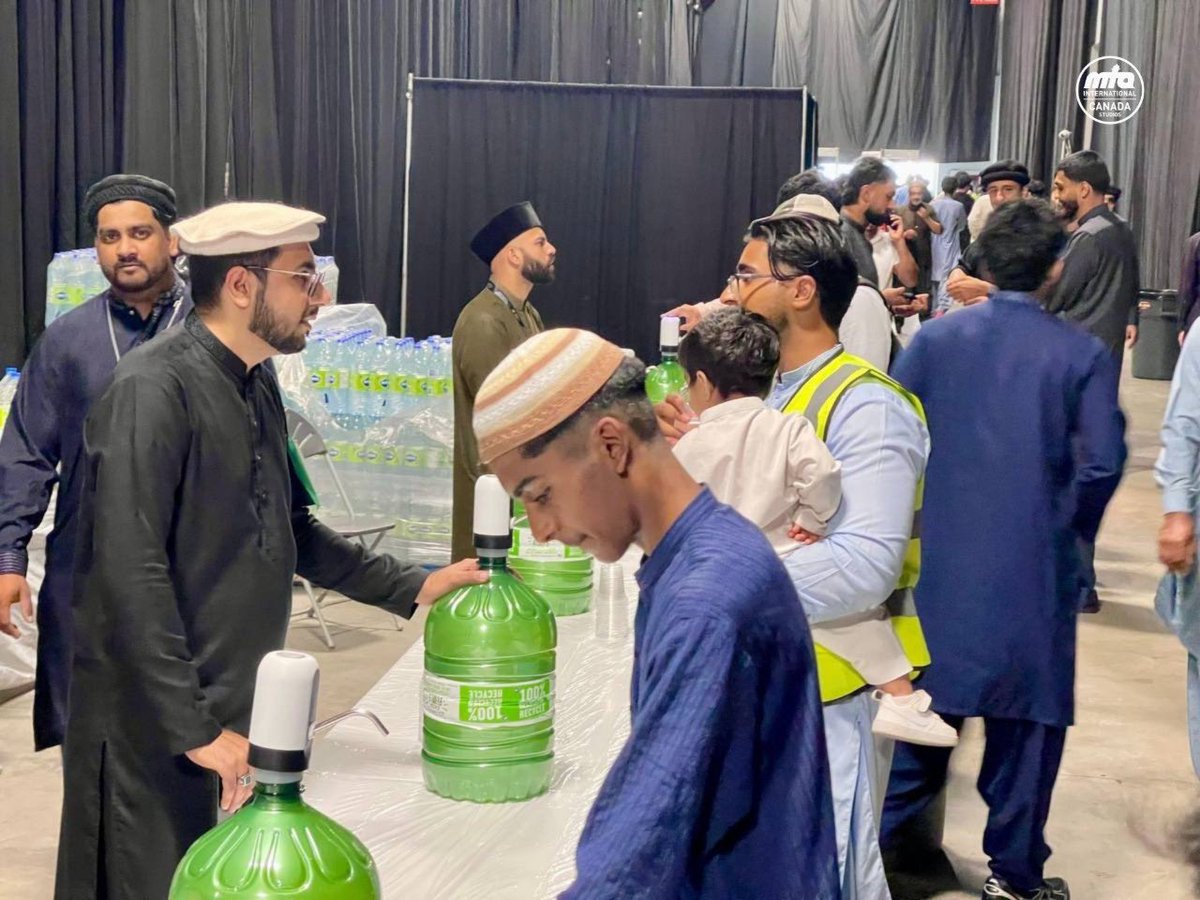 MTACanada's tweet photo. The guests of the Promised Messiah (as) have arrived at the 48th Jalsa Salana Canada.
🔗 https://t.co/27WhmcYygz
#JalsaCanada #JS2026 #JalsaSalanaCanada #MTACanada @JalsaConnect https://t.co/7LTYbnOYnb