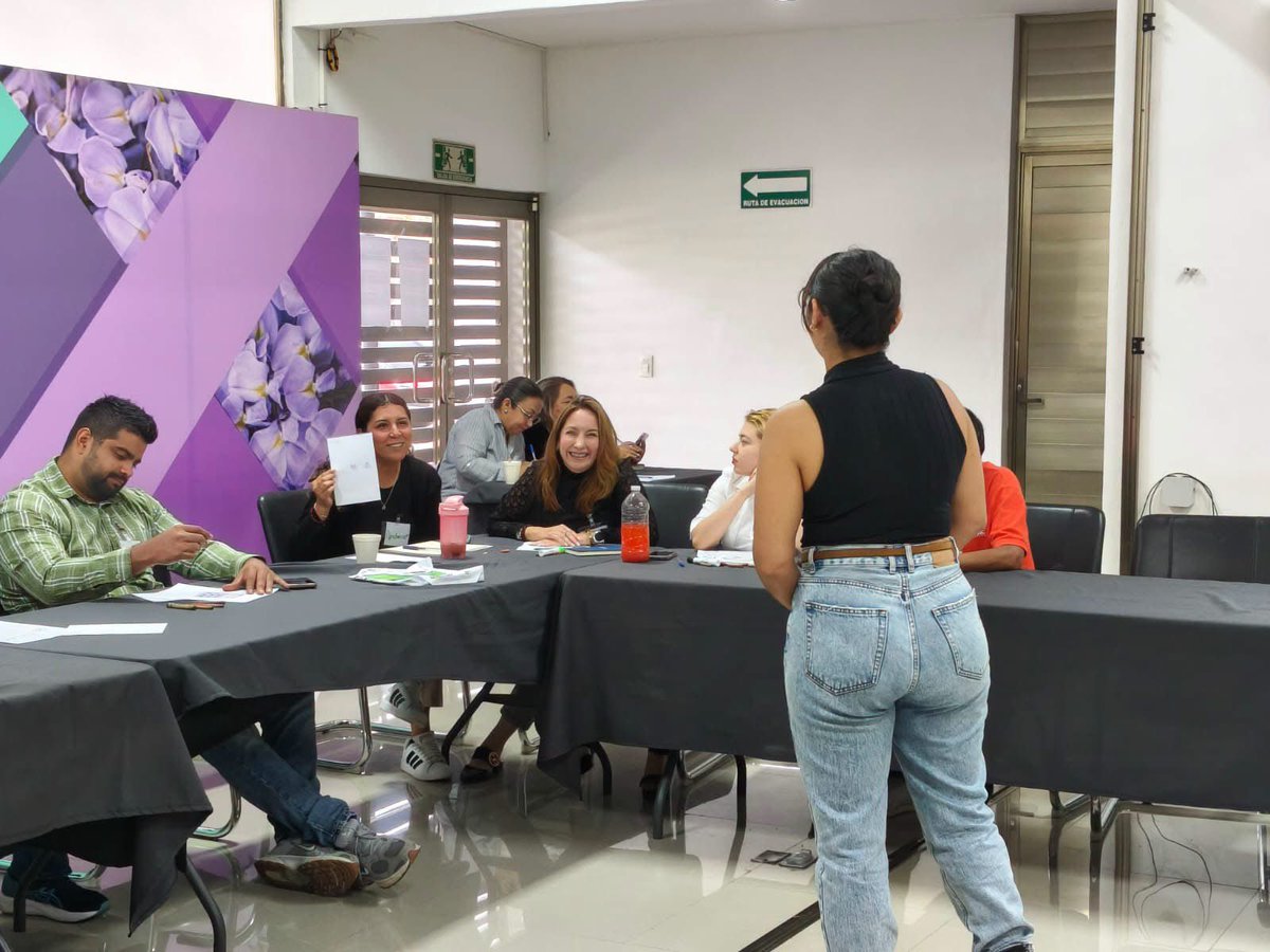 IMujerMerida's tweet photo. Impartimos el taller "Derechos Humanos y Humanas", dirigido a las y los servidores públicos del IEPAC. 🙋‍♀️

Durante la sesión se abordó la importancia de comprender, respetar y defender los derechos humanos desde la perspectiva de género. https://t.co/iCQOzIoLiX