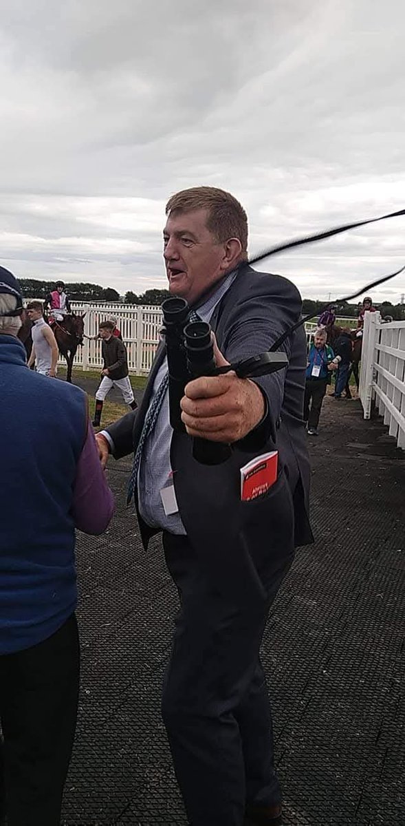JoeSeward1's tweet photo. So many memorable days for HEWICK π’β«
@kemptonparkrace ,@galwayraces , @thurlesraces , Far hills, @Sandownpark,@SedgefieldRace , @ListowelRaces,@ClonmelR ,@KilbegganRaces , @NavanRacecourse
Happy Retirement, some servant
#Hewick
@PaddyHanlon5
@GavinSheehan92
@GainfordJordan https://t.co/5lPo5ZCZAd