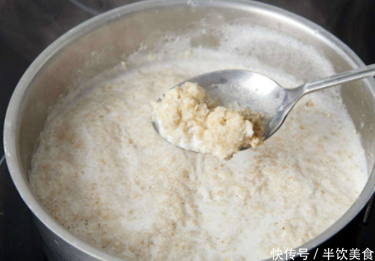 Emre31087648's tweet photo. Went from grabbing instant noodles at midnight to cooking warm porridge with my mom’s leftover congee base this week. Small, cozy wins hit different. https://t.co/6UFrkee1cz