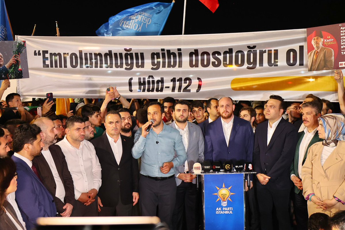 abdullahozdemir's tweet photo. Fethin simgesi, Fatih’in emaneti Ayasofya! Maziden âtîye bizimdir. Kubbelerinde İslâm’ın nuru ebed yankılansın. 🌙 https://t.co/IDtwgVTKrN