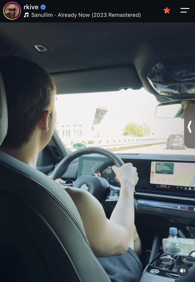 Eros_AgustD's tweet photo. ตั้งแต่ป๋าขับรถเป็น ป๋าก็ขับใหญ่เลย แต่……………🚙💨🐢🐢🐢🐢🐢เต่ากัดล้อ https://t.co/HQGOM3GEKv