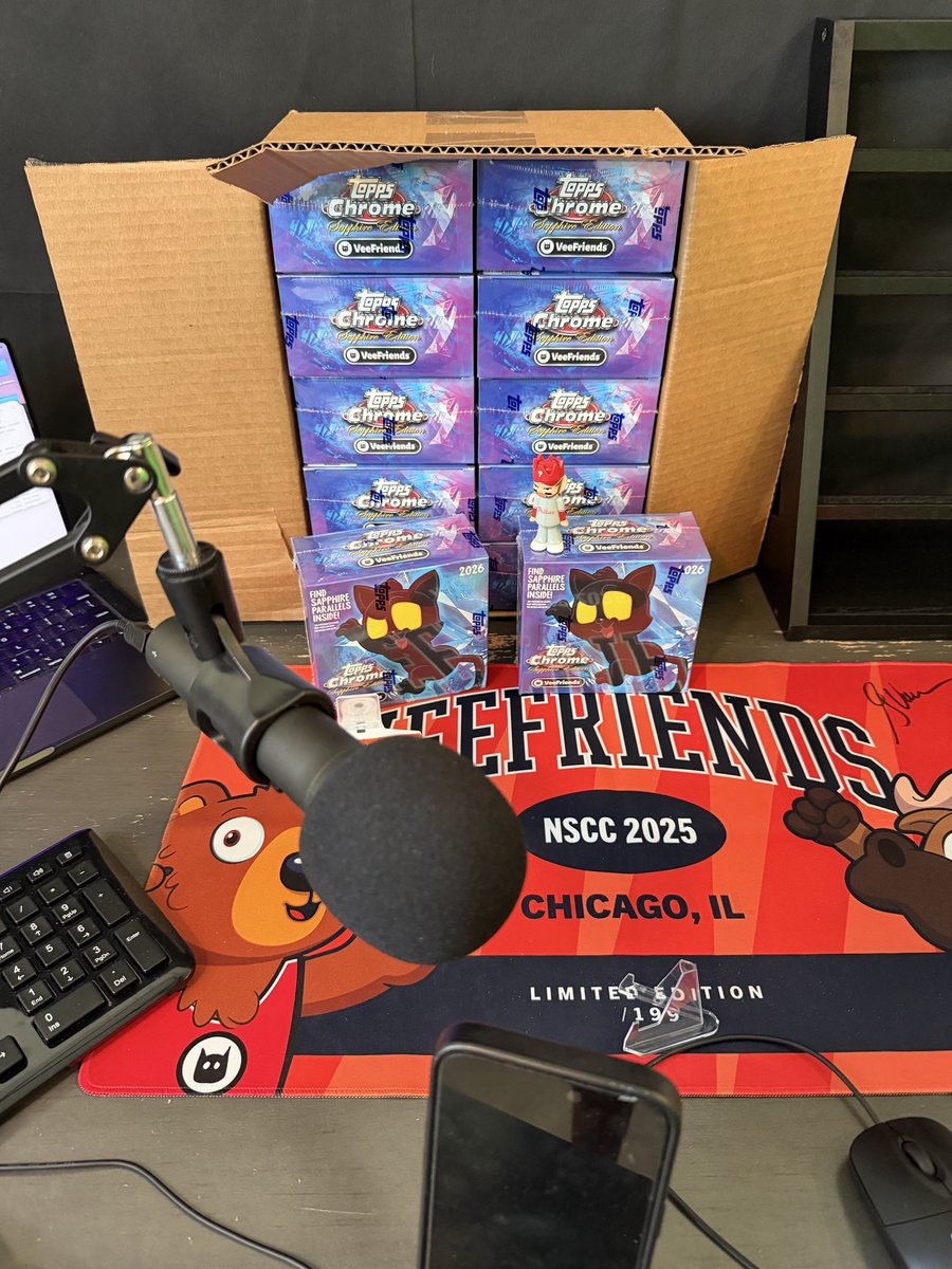 gagebort's tweet photo. RT @thekoalacowboy: Who’s ready to rip some Sapphy!!

#veefriends #veefamous #toppssaphire https://t.co/y77c6Mt0V1