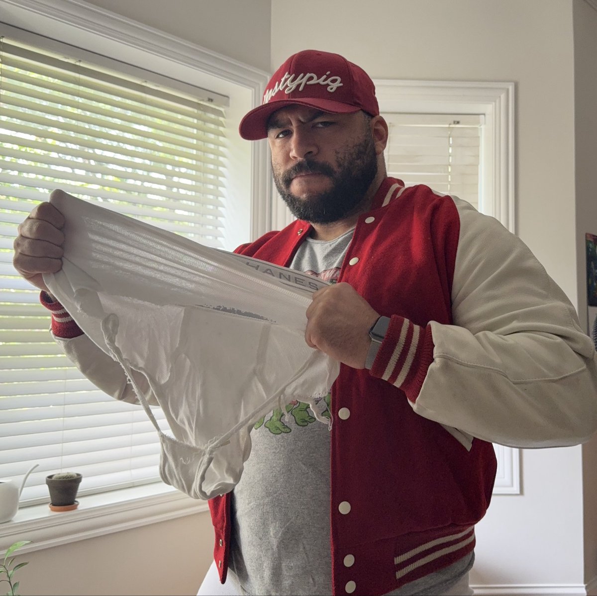 homemadebeef's tweet photo. Watch out nerds, a new bully transferred to your school. 
Shoutout to @PocketWolfspitz  and his rip-able underpants 🤤 https://t.co/hbPYwRRVeV