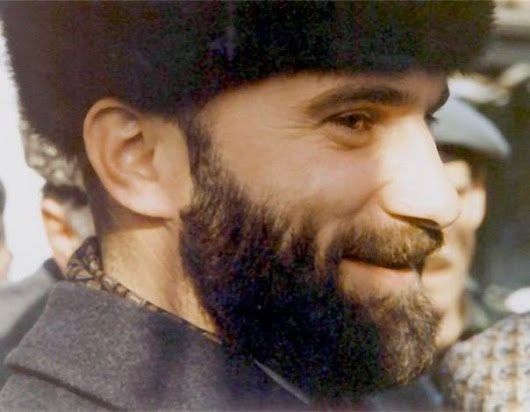 Chechen_History's tweet photo. في مثل هذا اليوم قبل ٢٠ عام (في ١٠ يوليو ٢٠٠٦)

 استشهد القائد الأسطورة، الأمير المجاهد أبو إدريس شامل باساييف، فتقبله الله تعالى. https://t.co/YLb4AuPA8j