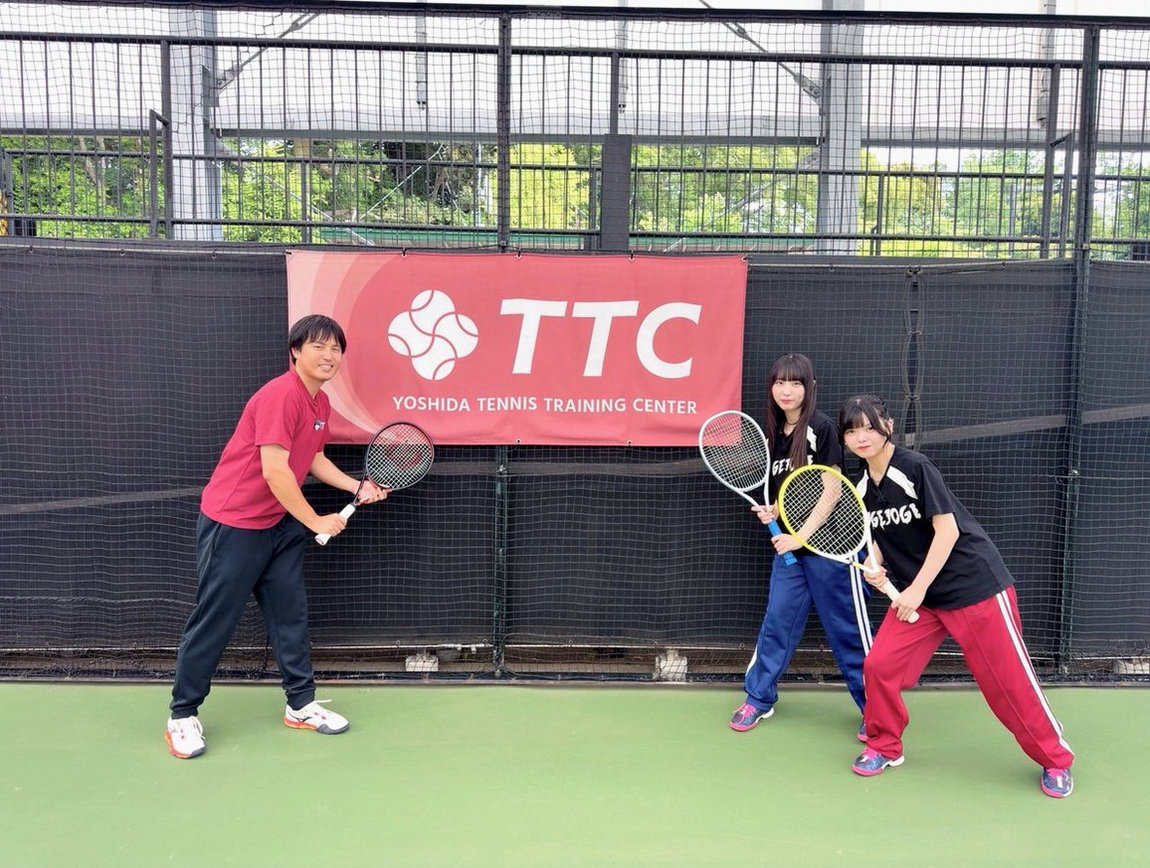 whatisstan's tweet photo. 今日に限って全く寝ないのなに❓❓
ママはヘトヘトだよ………… https://t.co/FrPehPdgWF