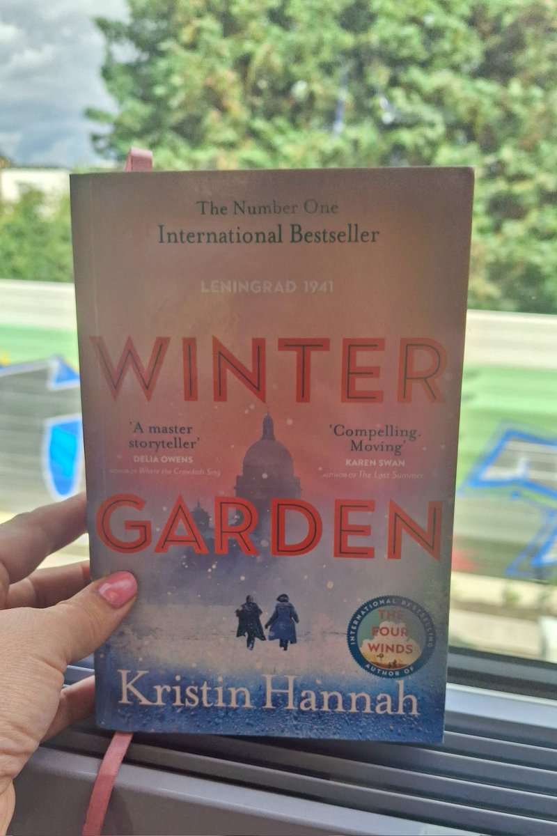 palomasrk's tweet photo. Currently reading. 

#booklover #bookworms https://t.co/mEuob6Mfux