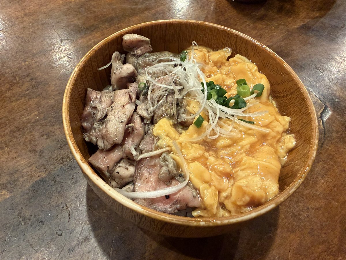 okeichong's tweet photo. 昨日夜は茅場町駅界隈にて
取引先と会食。
ここの鶏料理ウマか😋

さすがに飲む🍺と起床が
この時間になる。
少々頭がぼぅとしているが
週末大事に過ごしたい。

本日のReskilling
・行政書士
→憲法:問題集1
・日本語授業準備
・宅建士
→過去問:法令上の制限/
  税・その他4回目
・🇺🇸🇷🇺🇲🇳🇨🇳🇲🇲語 https://t.co/5wnHVSear1