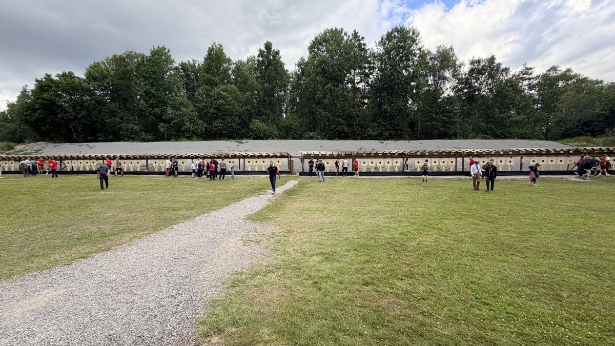 MathiasGustavs7's tweet photo. Då var SM 1/3 för i år avslutat för min del, blev ett ok resultat i precision för en nybörjare som mig i B och C vapen med 312 i båda klasserna. Härnäst väntar magnumfältSM i Dalsland. https://t.co/Yf5vCyotov #pistolSM #pistol #dagensvapenbild #kultur #slott @Smith_WessonInc #model52